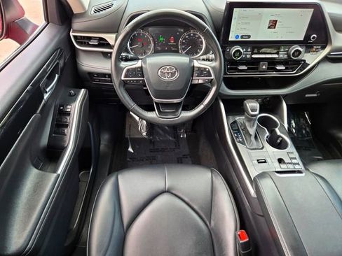 Used 2023 Toyota Highlander XLE FWD image 15
