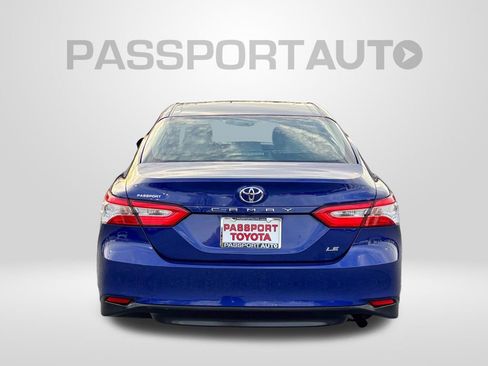 Used 2018 Toyota Camry LE image 5