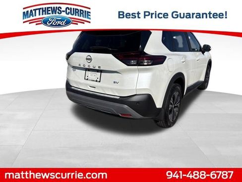 Used 2023 Nissan Rogue SV w/ SV Premium B Package image 4