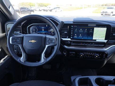 Used 2025 Chevrolet Silverado 2500 LT w/ Convenience Package AWD/4WD image 28