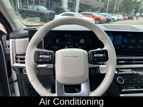 Used 2025 Hyundai Santa Fe SEL image 8