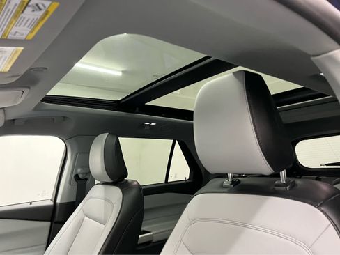 Used 2021 Ford Explorer XLT w/ Equipment Group 202A image 12