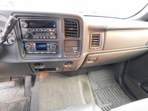 Used 2004 GMC Sierra 1500 SLE RWD image 7