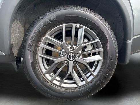 Used 2023 Nissan Rogue S AWD/4WD image 29