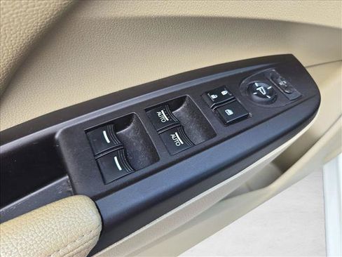 Used 2016 Acura RDX FWD w/ Technology Package image 9