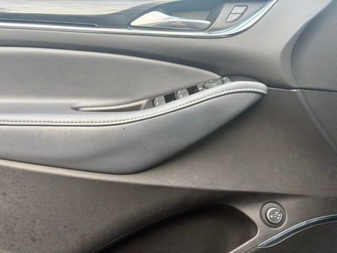 Certified 2023 Buick Enclave Essence image 29