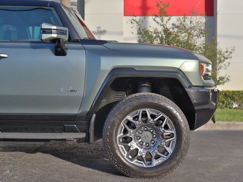 Used 2024 GMC Hummer EV 3X AWD/4WD image 11