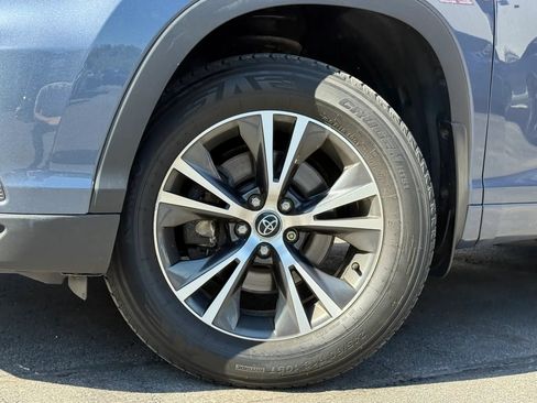 Used 2016 Toyota Highlander XLE AWD/4WD image 50