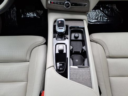 Certified 2023 Volvo XC90 B6 Ultimate w/ Protection Package AWD/4WD image 21