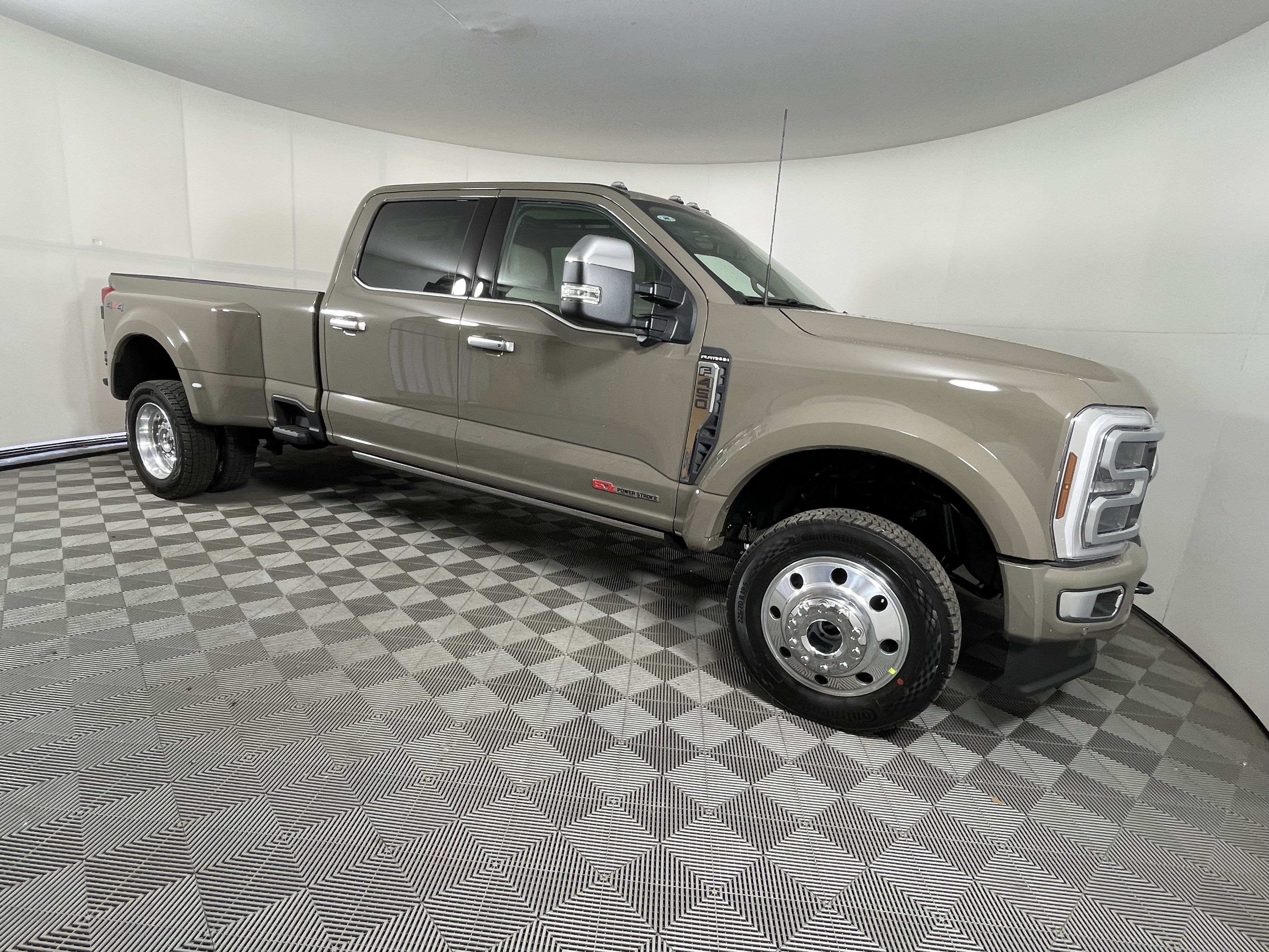 New 2026 Ford F450 Platinum w/ Platinum Plus Package AWD/4WD image 6