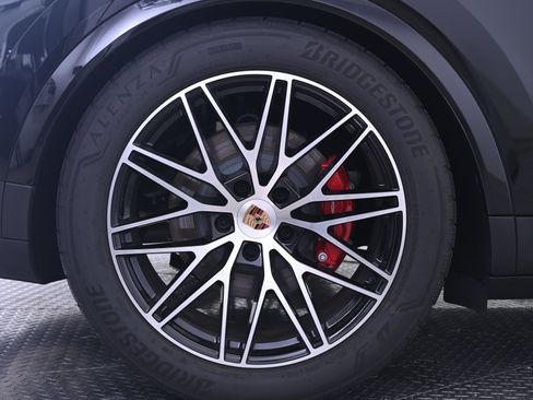 Certified 2026 Porsche Cayenne S AWD/4WD image 13