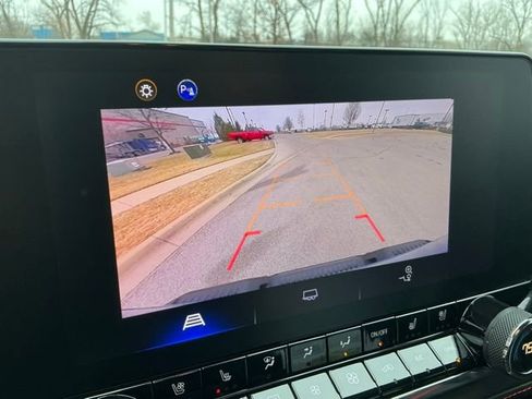 Used 2023 Chevrolet Colorado Z71 w/ Z71 Convenience Package 2 image 30