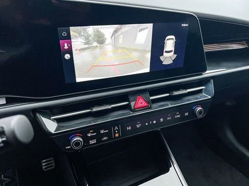 New 2025 Kia Niro EX Touring image 23