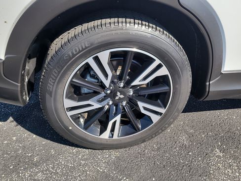 Used 2023 Mitsubishi Eclipse Cross SE image 9