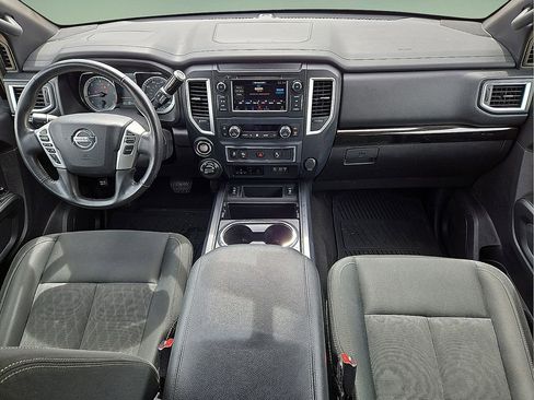 Used 2019 Nissan Titan SV w/ SV Convenience Package image 17