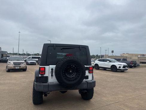 Used 2017 Jeep Wrangler Unlimited Sport AWD/4WD image 18