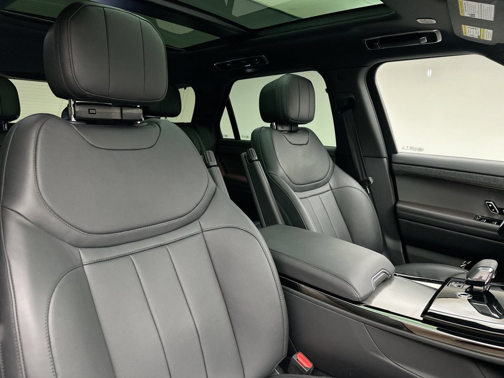Certified 2025 Land Rover Range Rover Sport SE AWD/4WD image 18