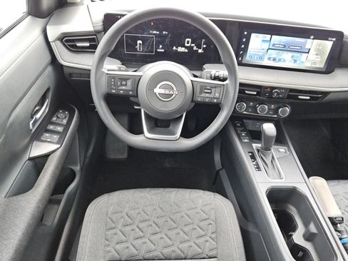 Used 2025 Nissan Kicks SV FWD image 5
