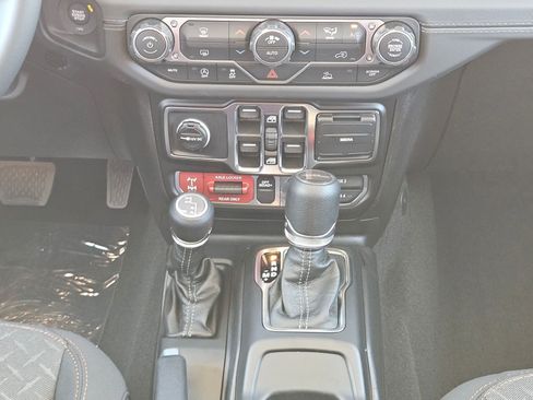 New 2026 Jeep Gladiator Mojave AWD/4WD image 17