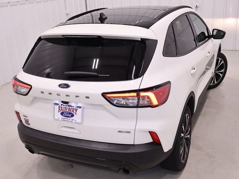 Certified 2022 Ford Escape SE w/ SE Sport Appearance Package AWD/4WD image 42