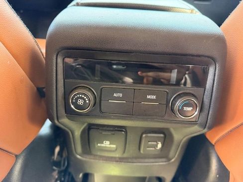Used 2018 GMC Acadia SLT w/ LPO, Protection Package AWD/4WD image 9