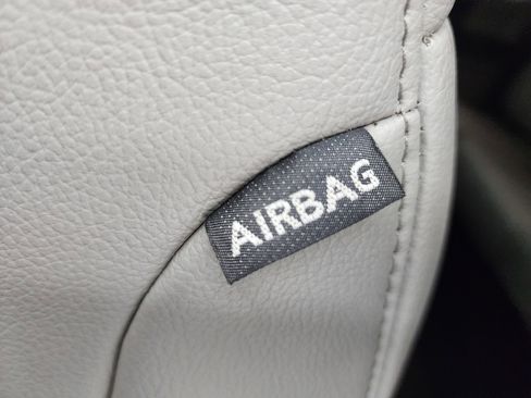 Used 2022 Ford F350 XL w/ Power Equipment Group image 38