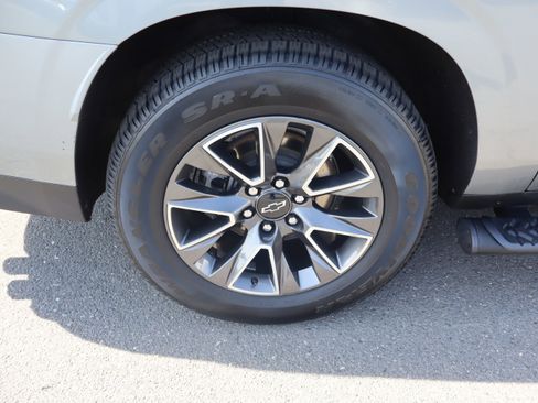 Used 2023 Chevrolet Suburban Z71 w/ Z71 Off-Road Package image 43