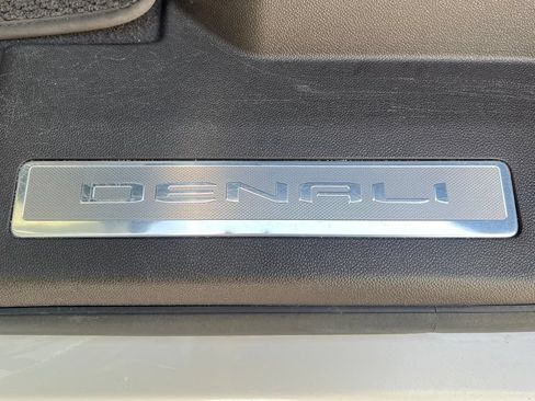 Used 2021 GMC Yukon Denali RWD image 16