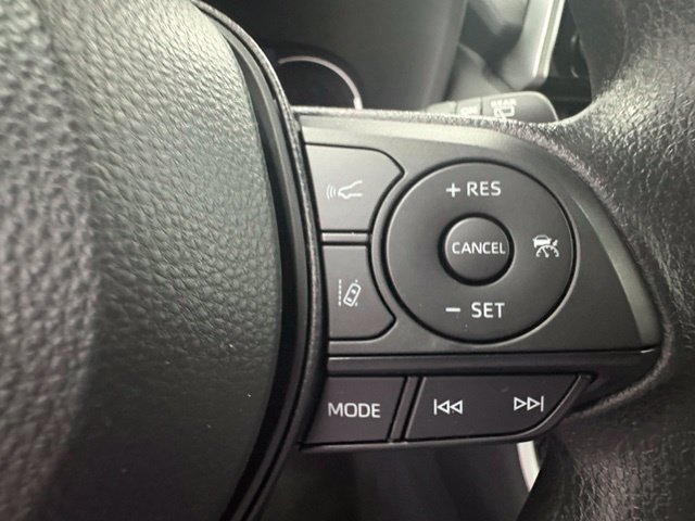 Used 2025 Toyota RAV4 XLE AWD/4WD image 17