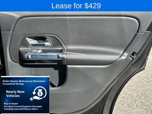 Used 2025 Mercedes-Benz GLB 250 4MATIC image 31