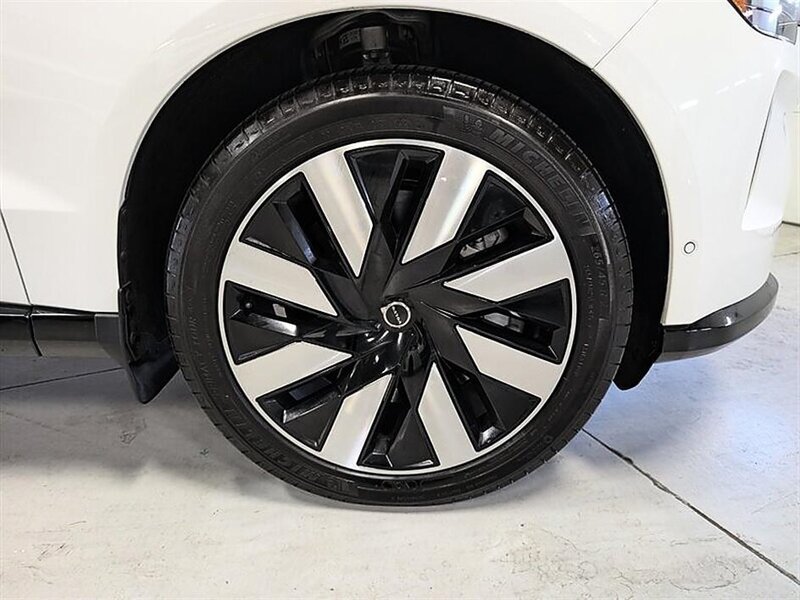 Used 2025 Volvo EX90 Ultra AWD/4WD image 15