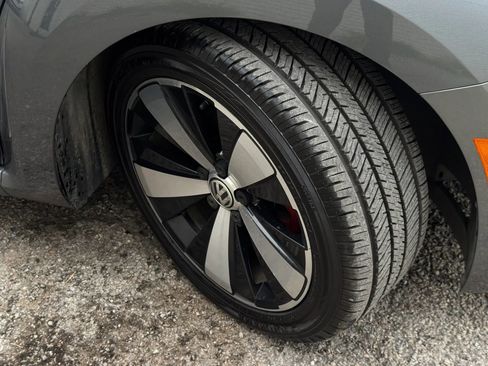 Used 2012 Volkswagen Beetle Turbo FWD image 40