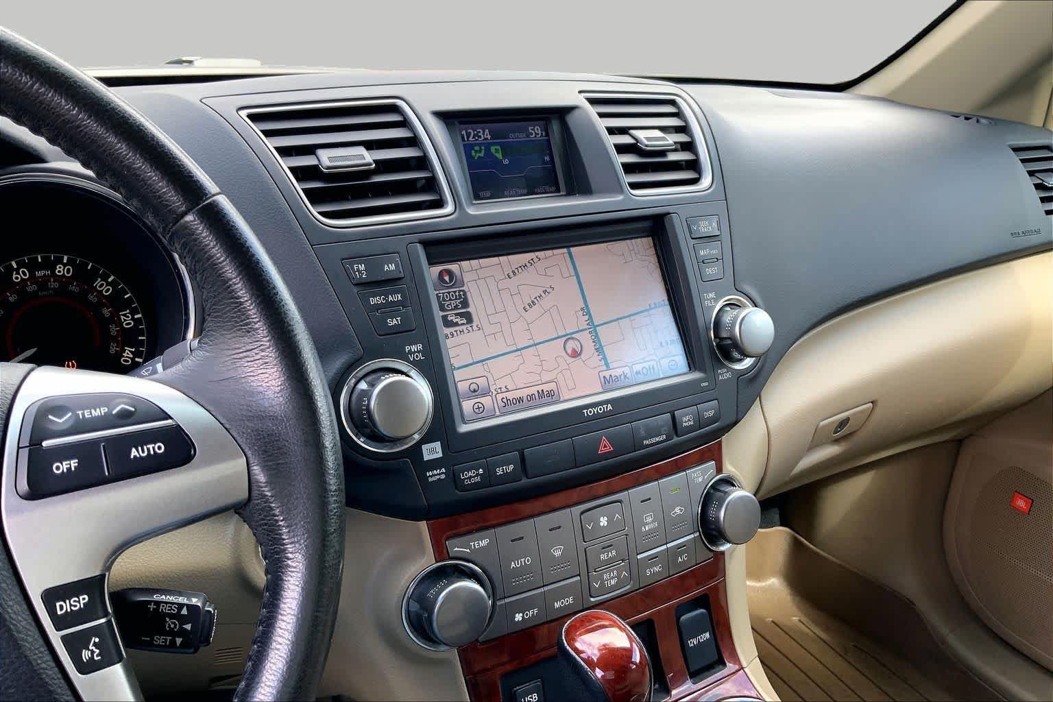 Used 2012 Toyota Highlander Limited w/ Tow Pkg FWD image 7