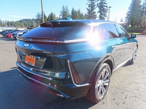 Used 2024 Cadillac Lyriq Luxury w/ LPO, Floor Liner Package AWD/4WD image 8