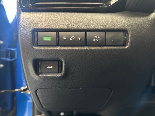 Used 2025 Nissan Sentra SR FWD image 21