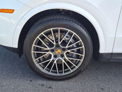 Used 2021 Porsche Cayenne AWD/4WD image 22