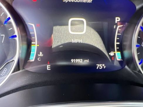 Used 2018 Chrysler Pacifica Limited FWD image 12