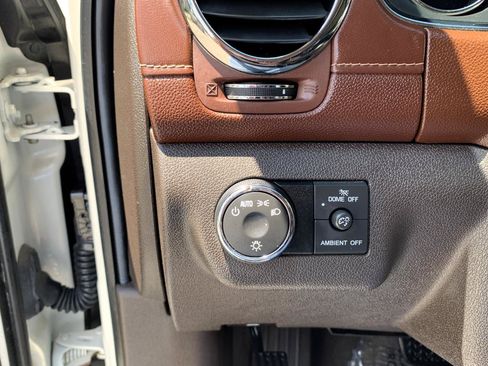 Used 2014 Buick Enclave Premium AWD/4WD image 17