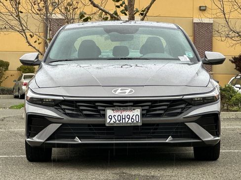 Used 2024 Hyundai Elantra SEL w/ Convenience Package image 9