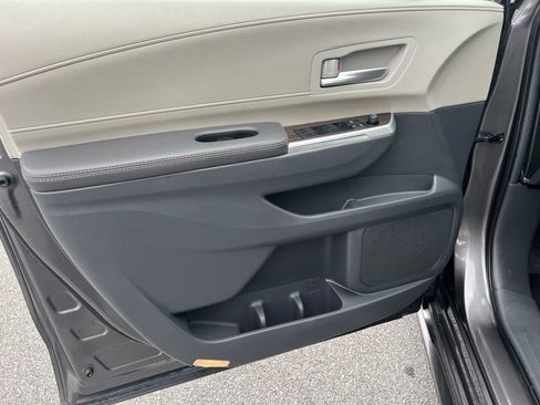 Used 2024 Toyota Sienna XLE image 20