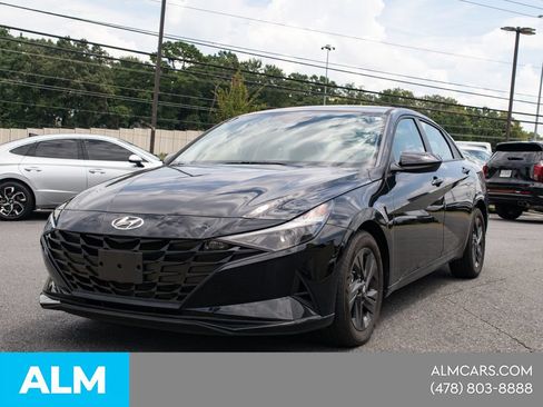 Used 2023 Hyundai Elantra SEL FWD image 4