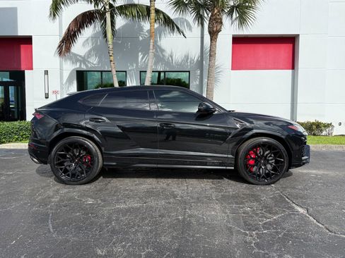 Used 2019 Lamborghini Urus image 2