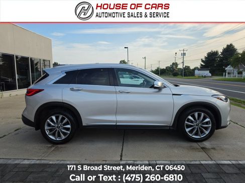 Used 2021 INFINITI QX50 Luxe w/ Accent Package AWD/4WD image 3