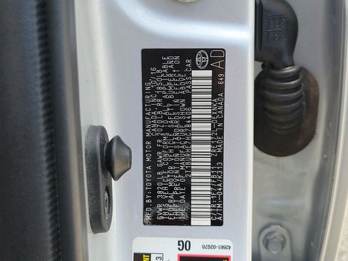Used 2017 Toyota Corolla L FWD image 32