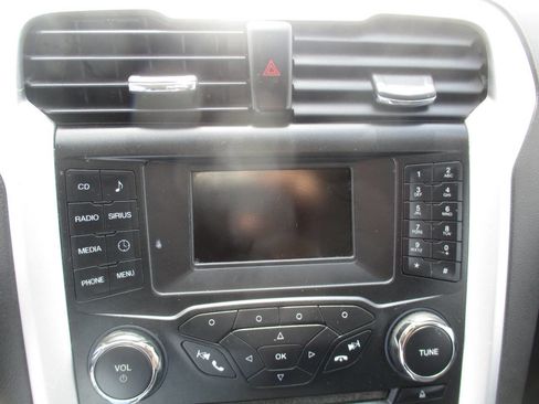 Used 2014 Ford Fusion SE image 25