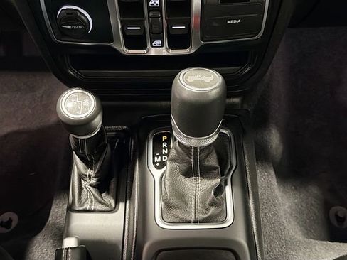 Used 2021 Jeep Wrangler Unlimited Sahara image 17