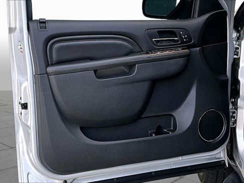 Used 2014 GMC Yukon Denali RWD image 18