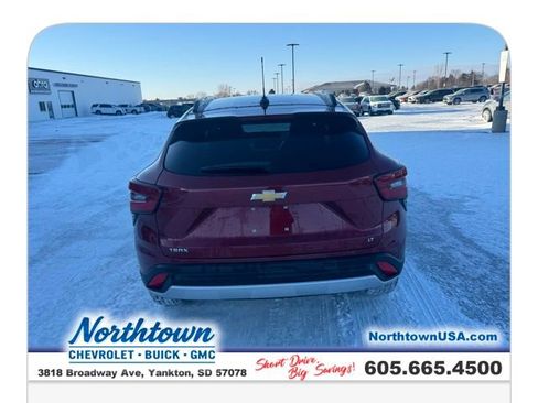Used 2024 Chevrolet Trax LT w/ Driver Confidence Package image 32