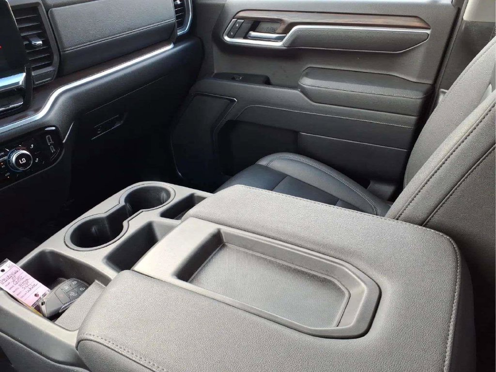 Used 2025 GMC Sierra 1500 SLT RWD image 11