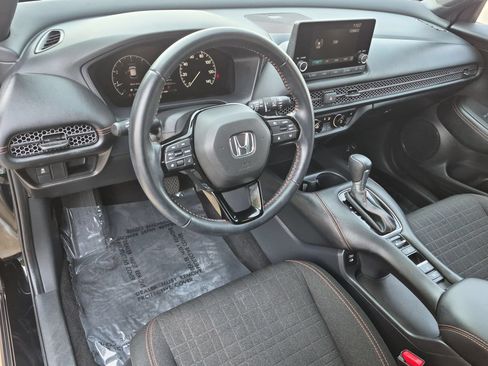 Used 2025 Honda HR-V Sport image 10
